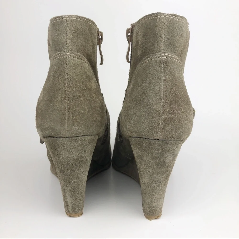 Very‎ Volatile Zulfi Ankle Boot Wedges